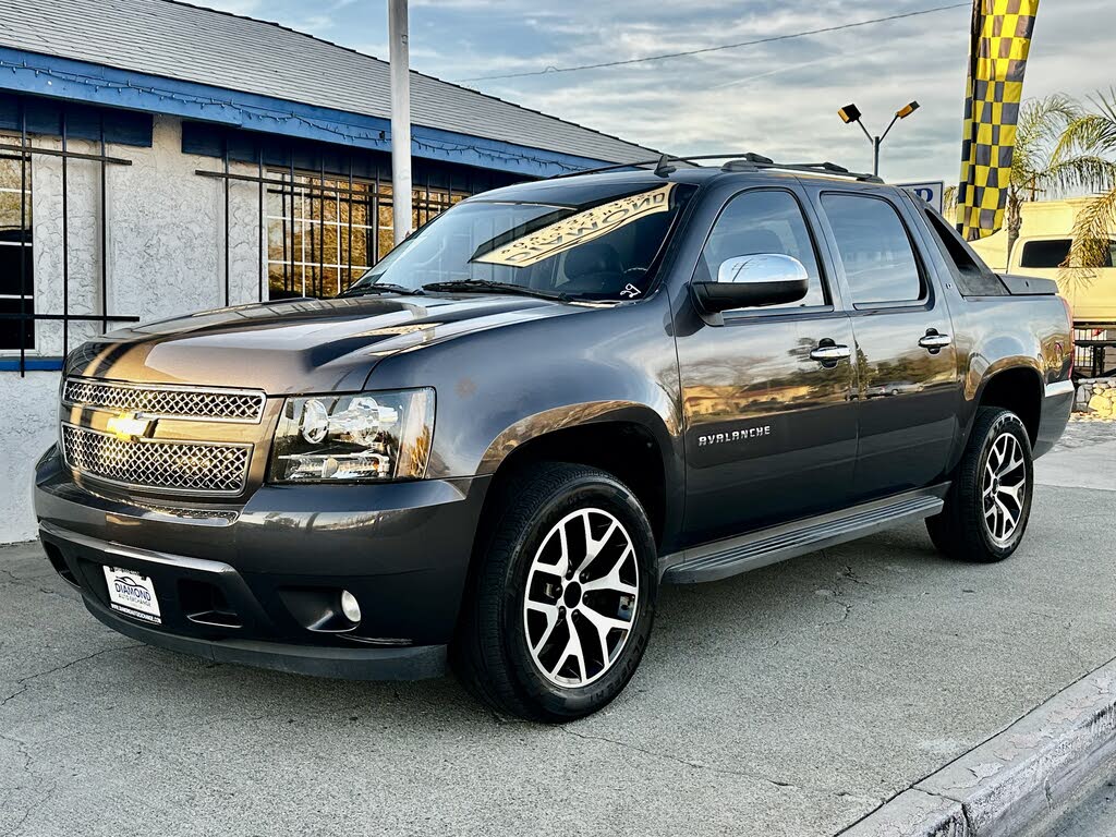 2011 Chevrolet Avalanche LT RWD