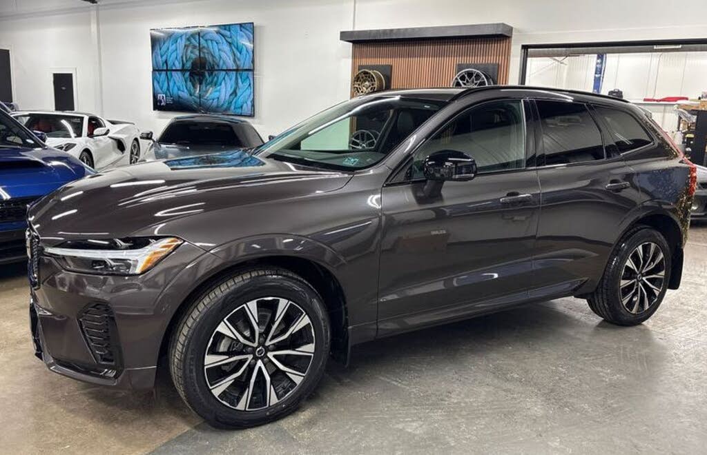 2024 Volvo XC60 B5 Core Dark Theme AWD