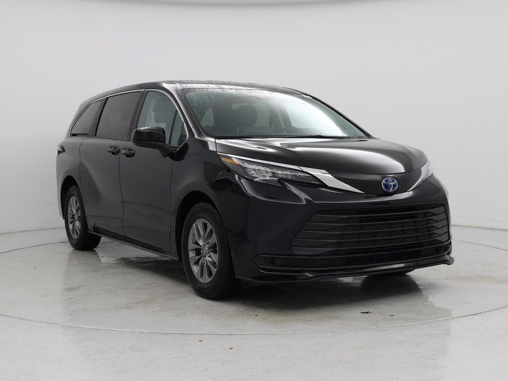2024 Toyota Sienna LE 8-Passenger FWD
