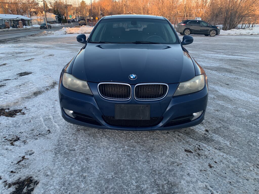2011 BMW 3 Series 323i Sedan RWD