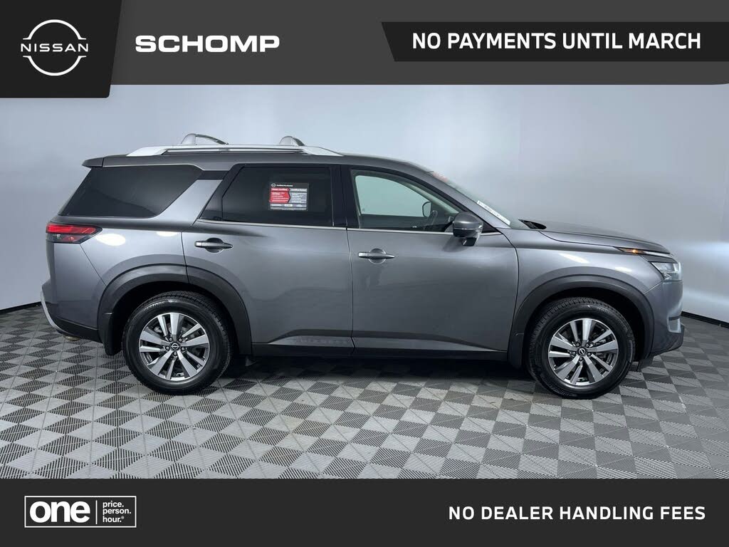 2022 Nissan Pathfinder SL 4WD