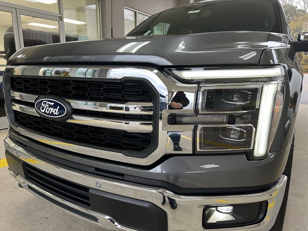 2025 Ford F-150 Lariat SuperCrew 4WD