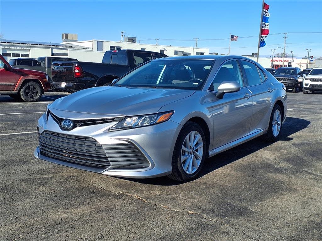 2024 Toyota Camry LE FWD