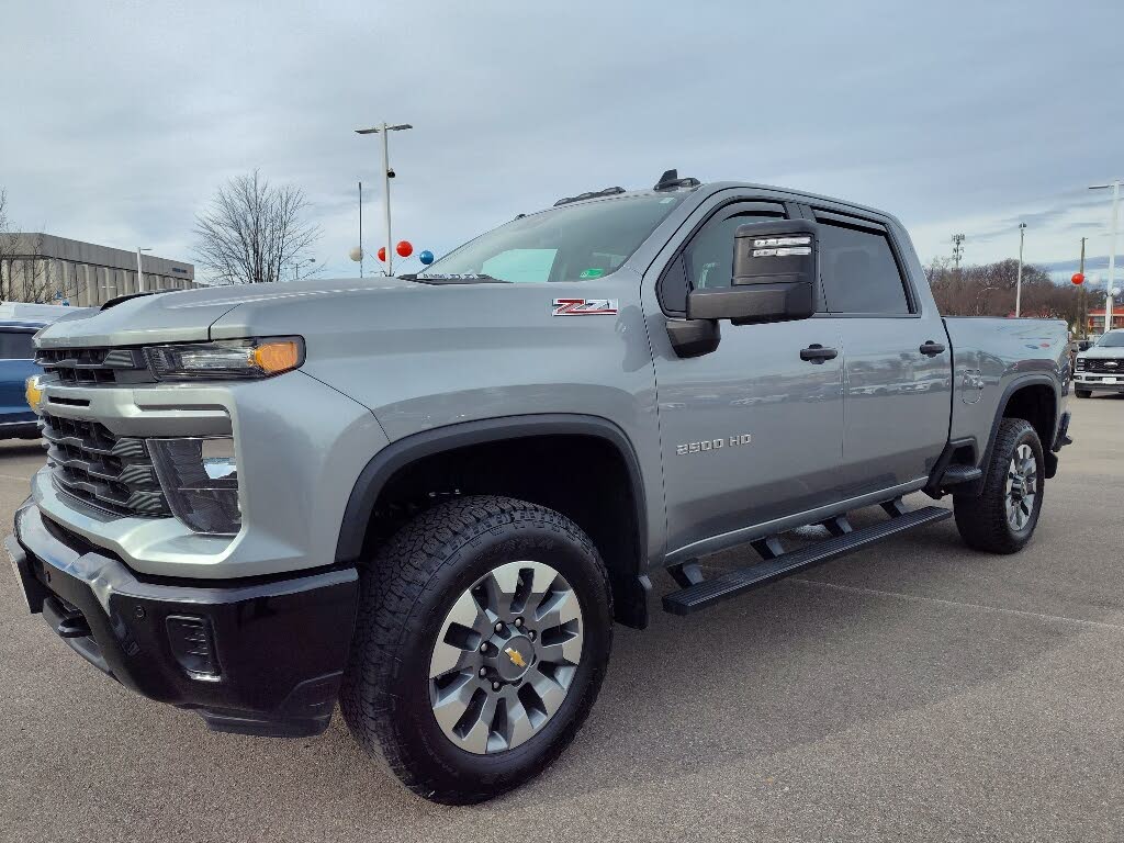 2025 Chevrolet Silverado 2500HD Custom Crew Cab 4WD