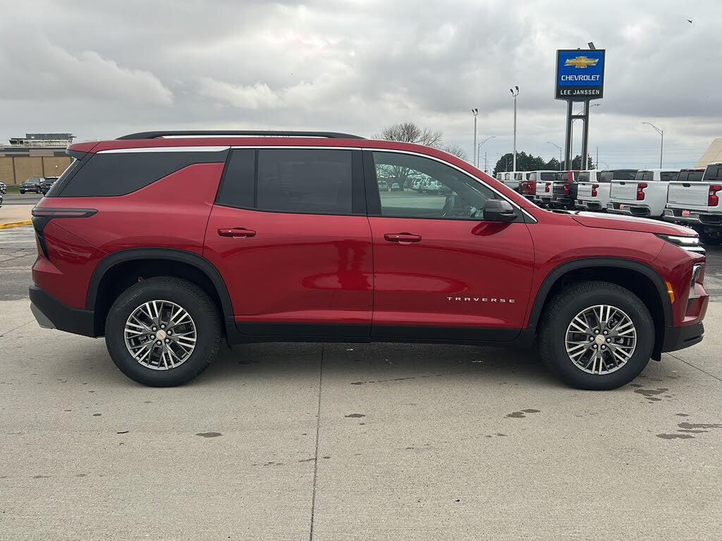 2026 Chevrolet Traverse LT FWD