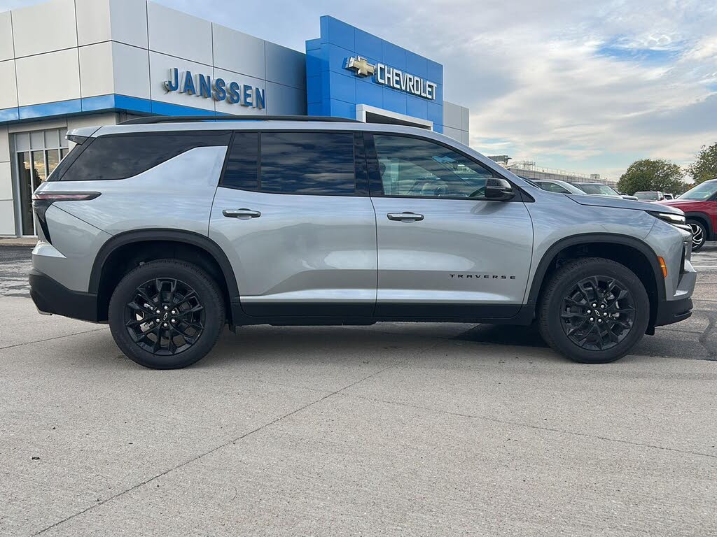 2026 Chevrolet Traverse LT FWD