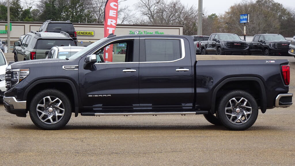 2026 GMC Sierra 1500 SLT Crew Cab 4WD