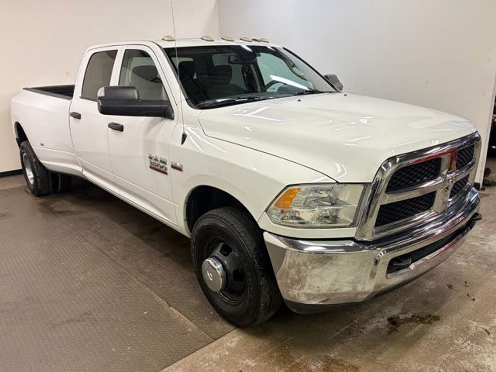 2018 RAM 3500 Tradesman Crew Cab LB DRW RWD