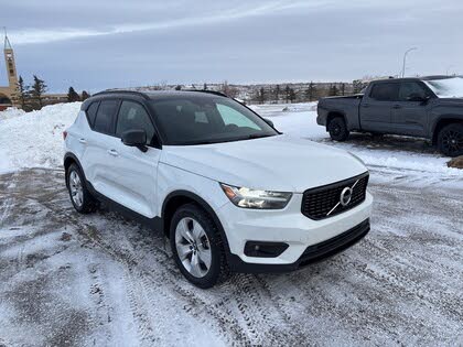 2022 Volvo XC40 T5 R-Design AWD