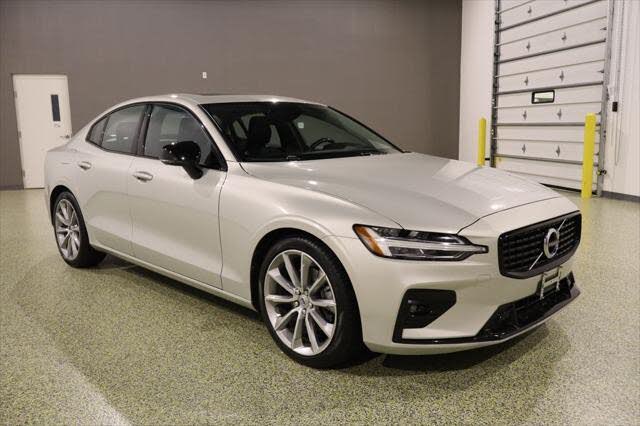 2021 Volvo S60 T5 Momentum AWD