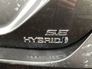 Toyota Camry Hybrid SE FWD