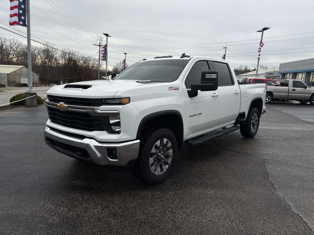 2024 Chevrolet Silverado 3500HD LT Crew Cab 4WD