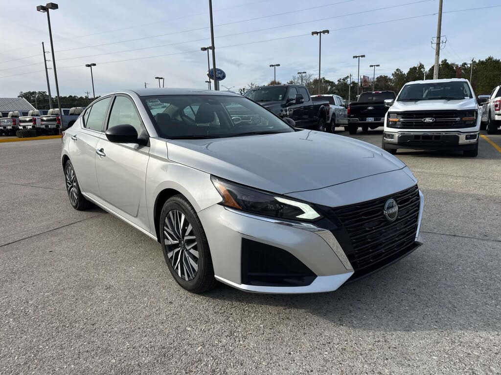 2024 Nissan Altima 2.5 SV FWD