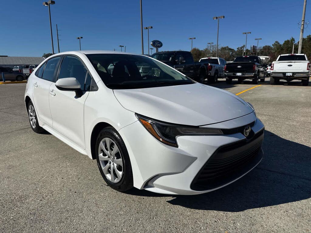 2025 Toyota Corolla LE FWD