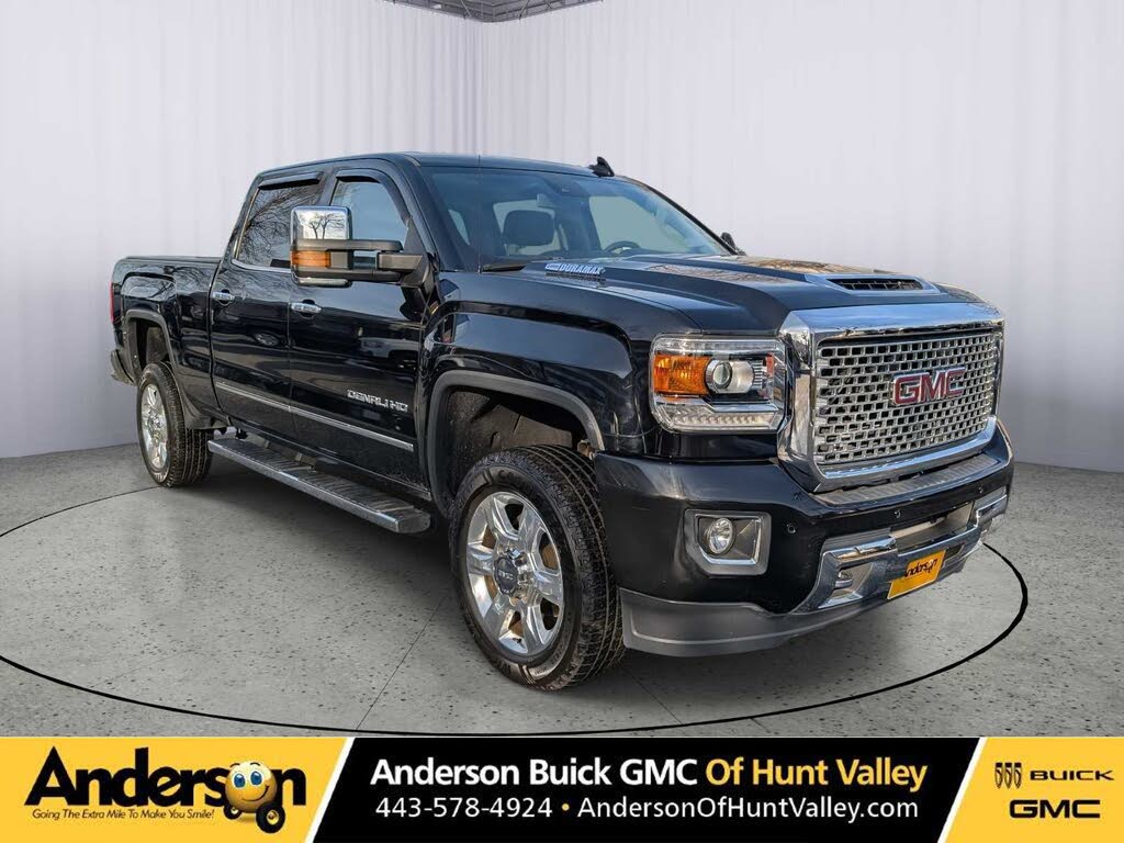 2017 GMC Sierra 2500HD Denali Crew Cab SB 4WD