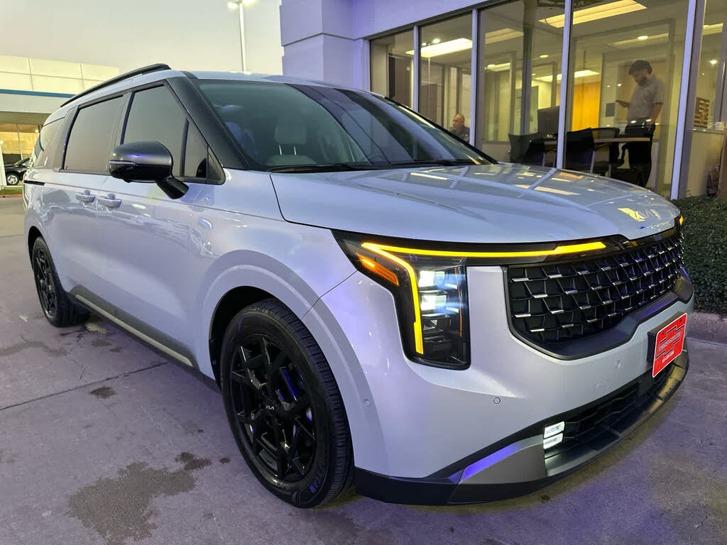 2025 Kia Carnival SX FWD