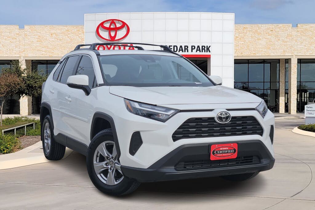 2025 Toyota RAV4 XLE FWD