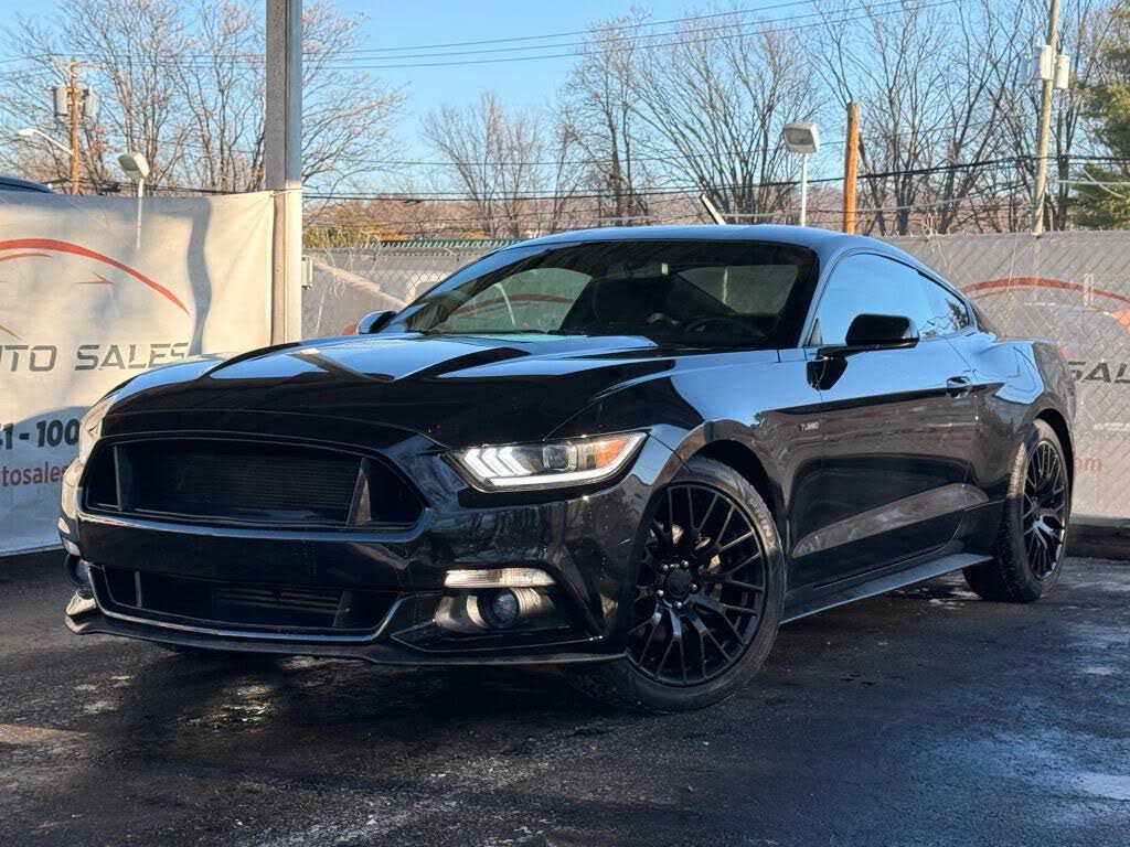 2017 Ford Mustang EcoBoost Coupe RWD