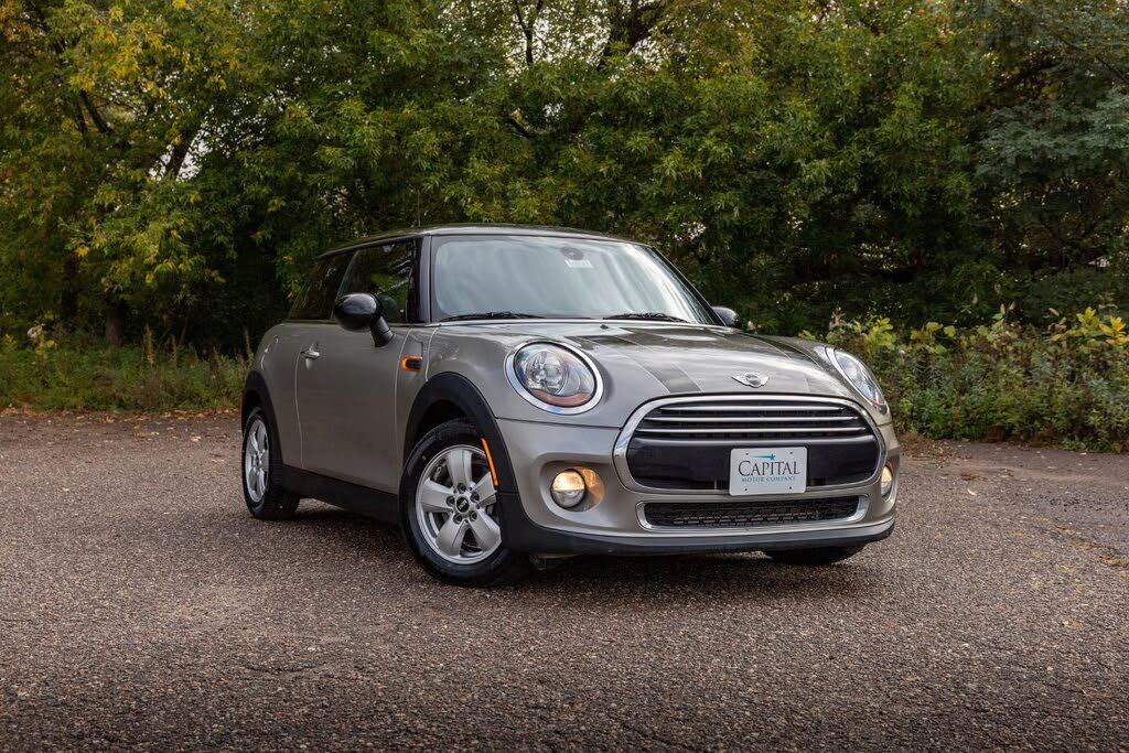 2017 MINI Cooper 2-Door Hatchback FWD