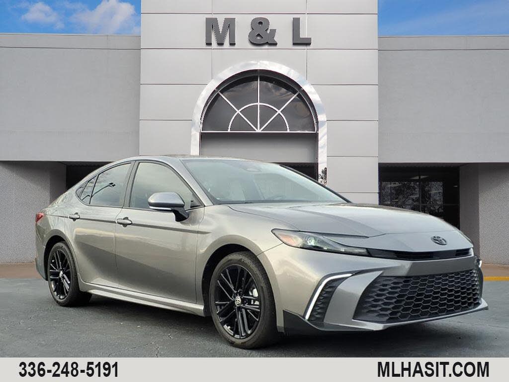 2025 Toyota Camry XLE FWD