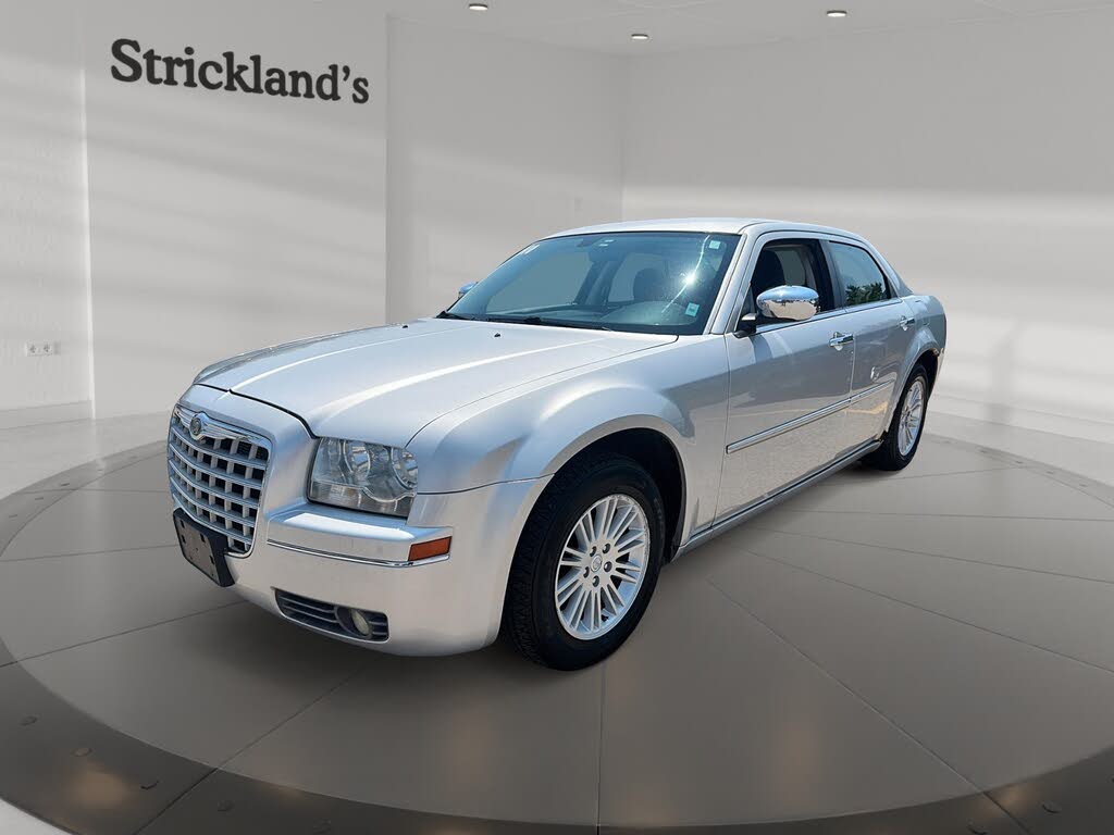 2010 Chrysler 300 Touring RWD