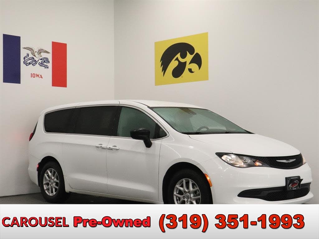 2024 Chrysler Voyager LX FWD