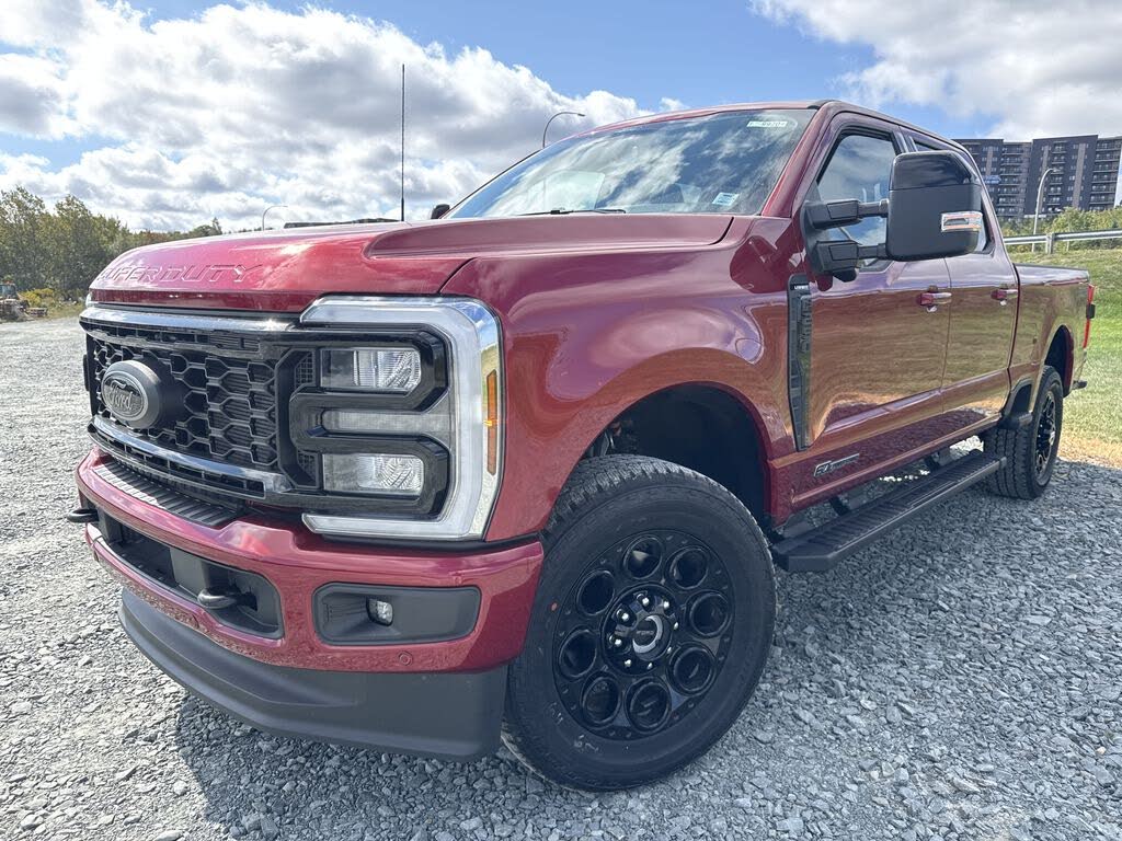 2025 Ford F-250 Super Duty Lariat Crew Cab 4WD