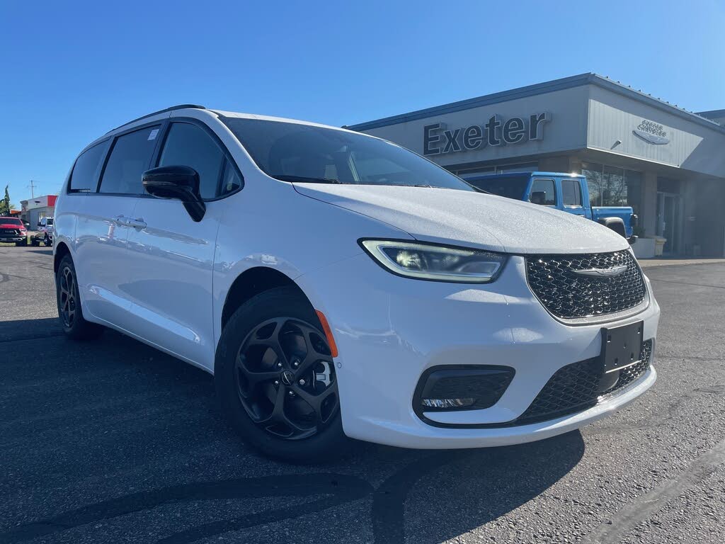 2024 Chrysler Pacifica Hybrid Select FWD