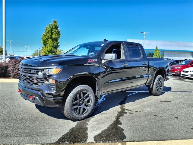2026 Chevrolet Silverado 1500 Custom Trail Boss Crew Cab 4WD