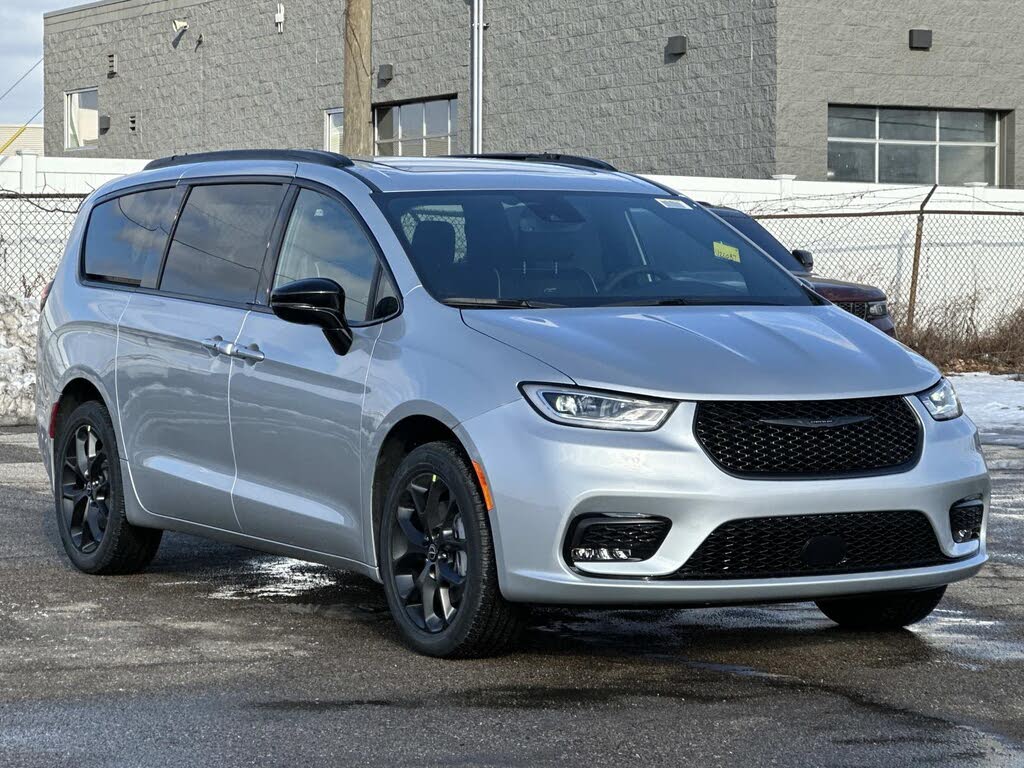 2026 Chrysler Pacifica Limited AWD
