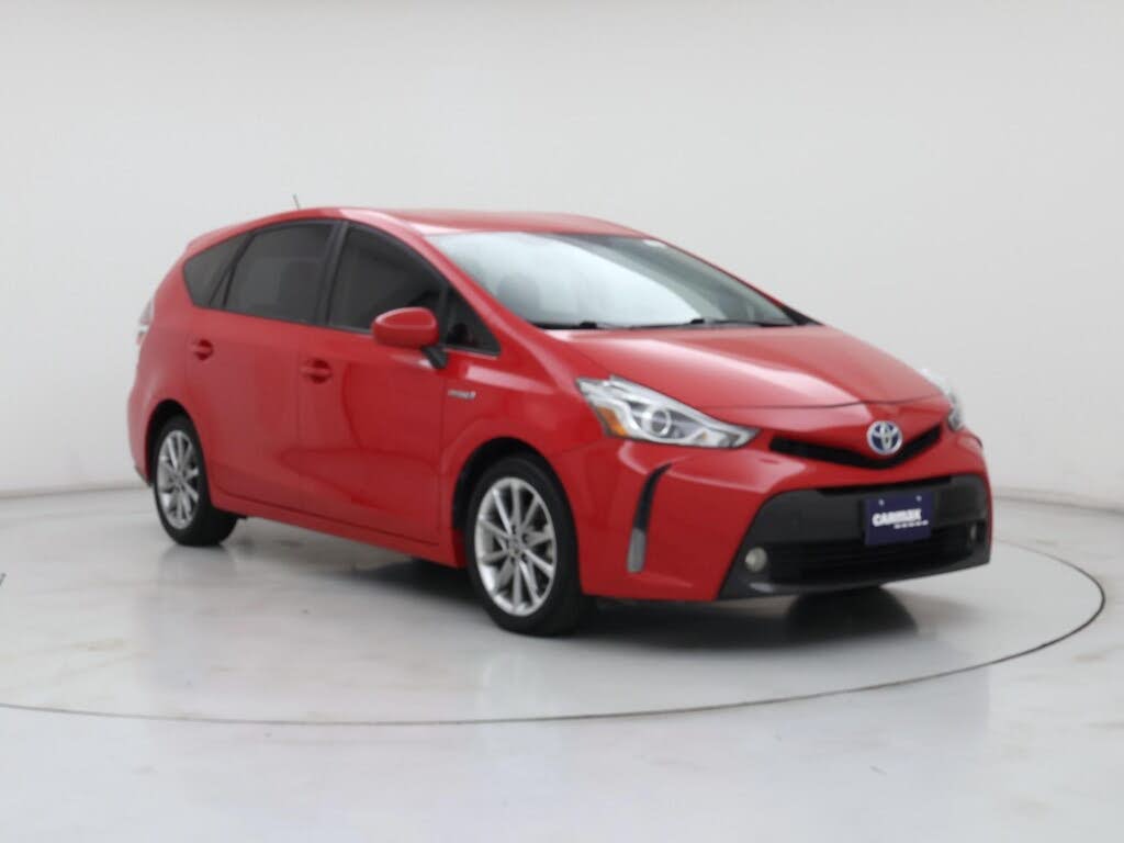 2017 Toyota Prius v Five FWD