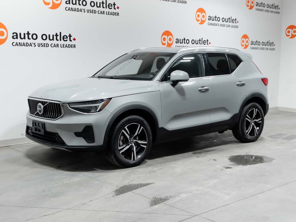 2025 Volvo XC40 B5 Core Bright Theme AWD