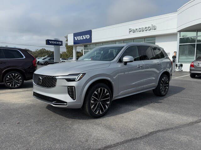 2025 Volvo XC90 B5 Plus Bright Theme 7-Passenger AWD