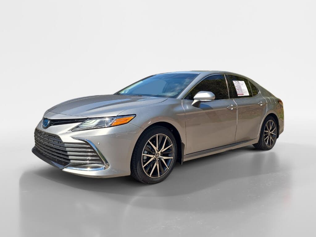 2022 Toyota Camry Hybrid XLE FWD