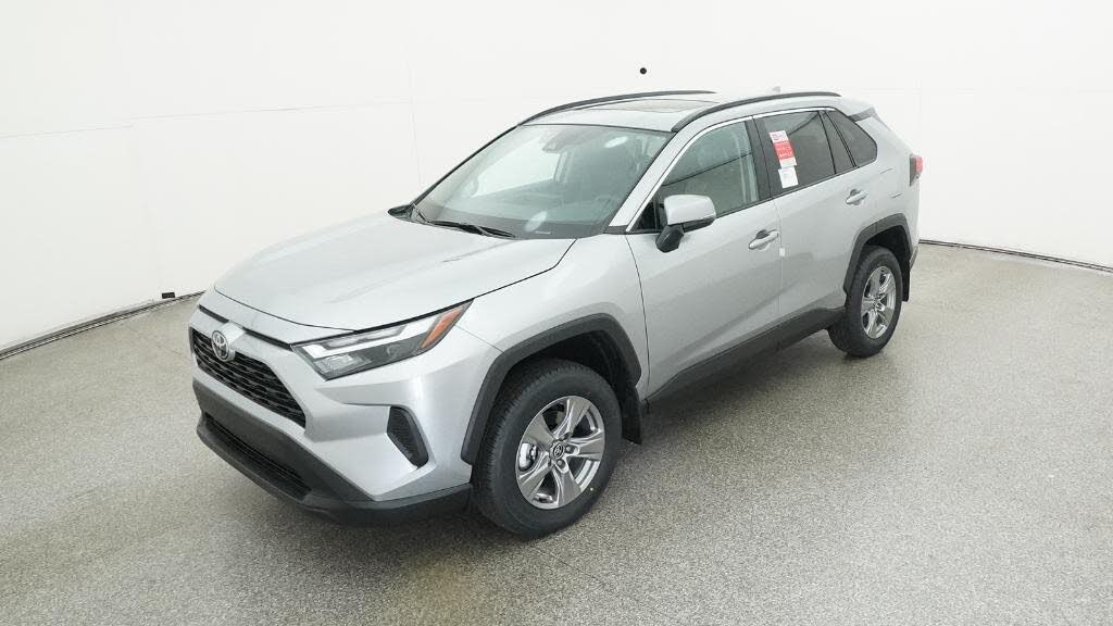 2025 Toyota RAV4 XLE FWD