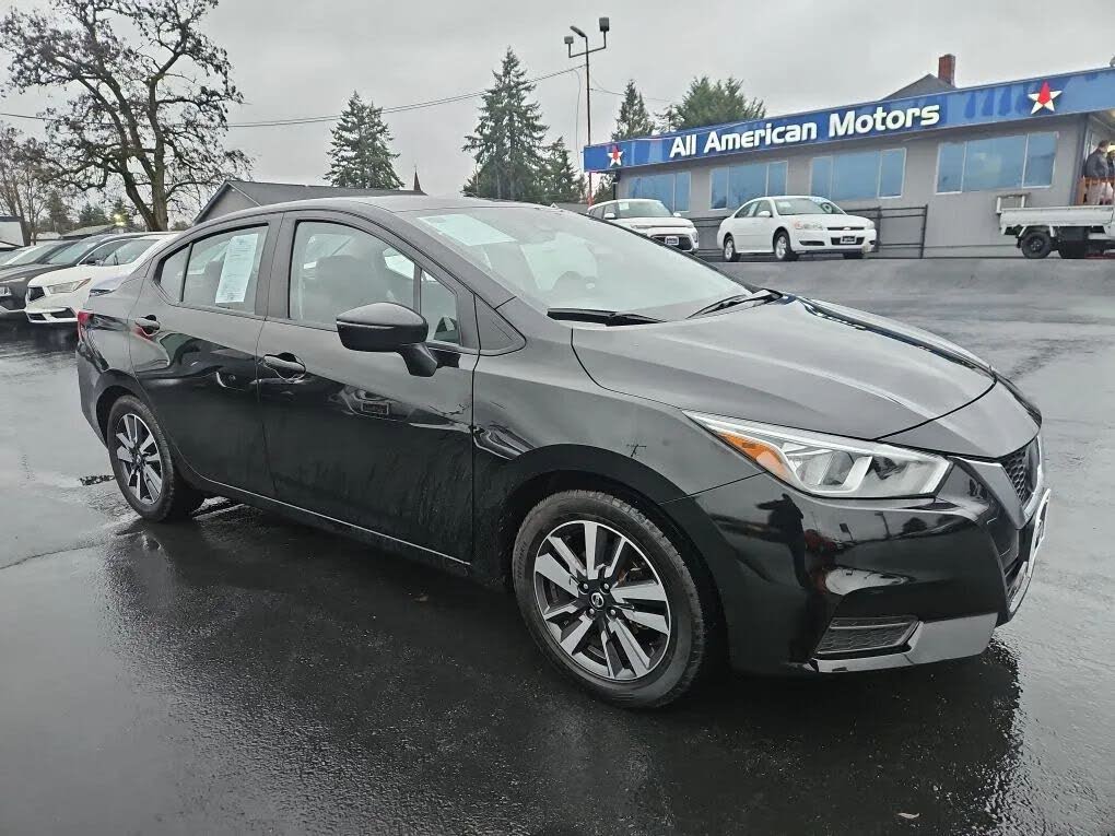 2021 Nissan Versa SV FWD