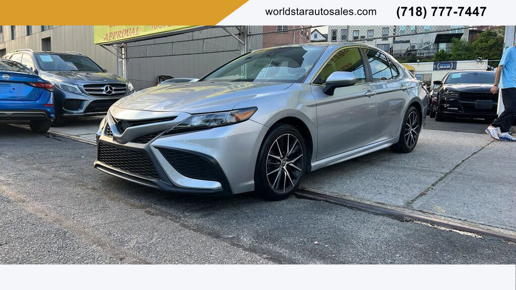 2021 Toyota Camry SE FWD