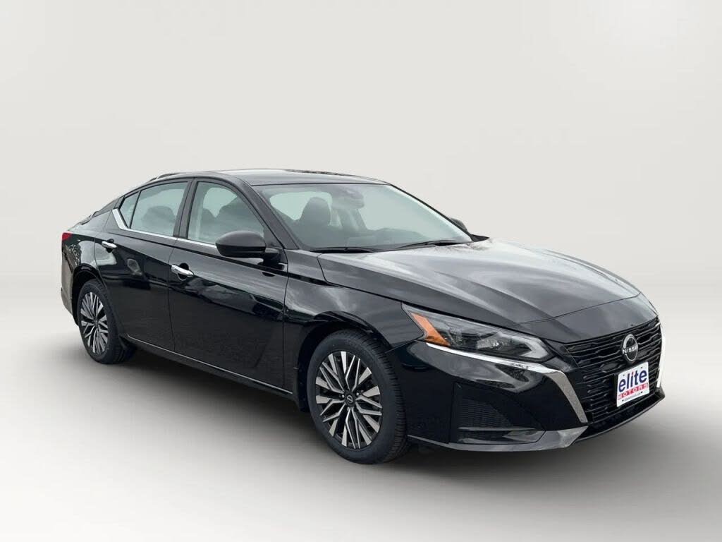 2024 Nissan Altima 2.5 SV FWD