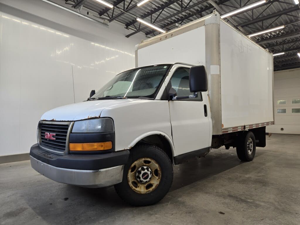 2011 GMC Savana Chassis 3500 139 Cutaway with 1WT RWD