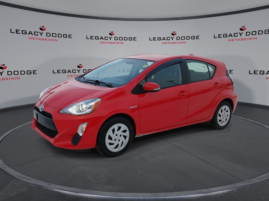 2016 Toyota Prius c Technology