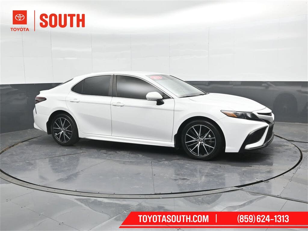 2023 Toyota Camry SE FWD