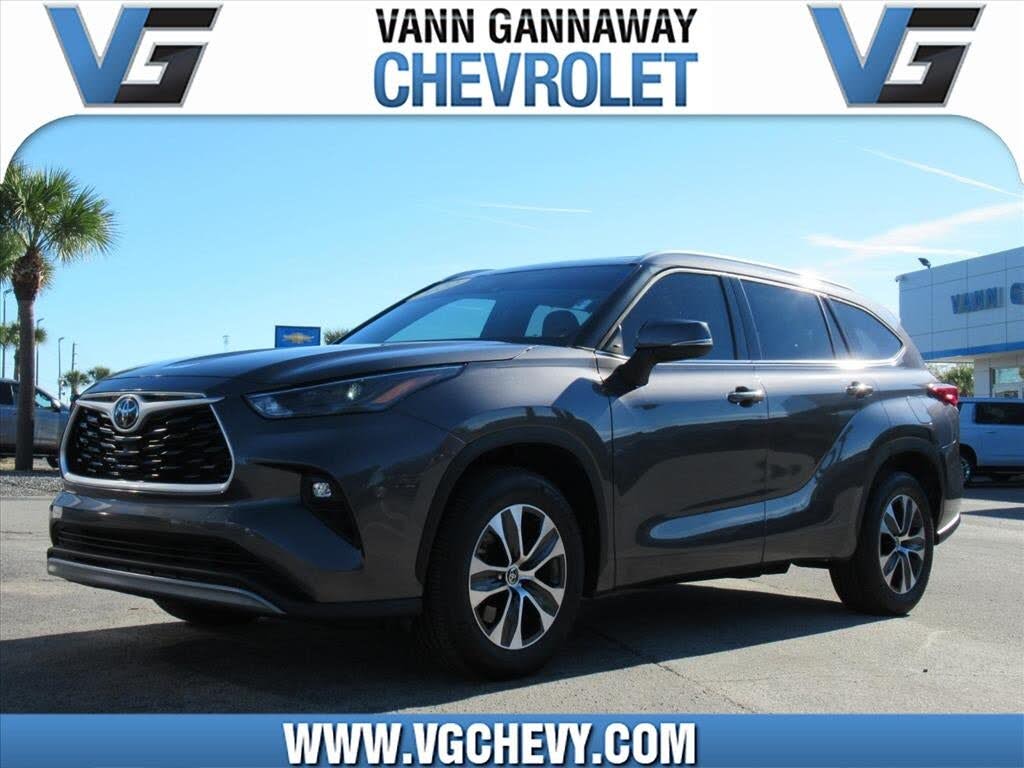 2022 Toyota Highlander XLE FWD