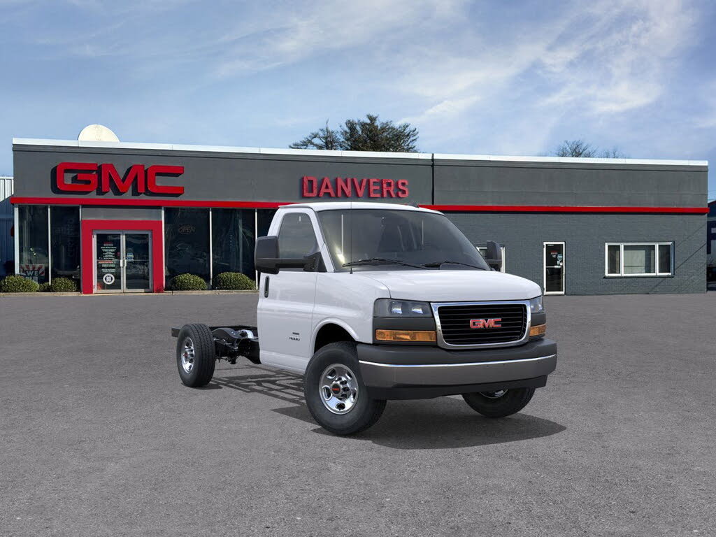 2025 GMC Savana Chassis 3500 139 Cutaway RWD