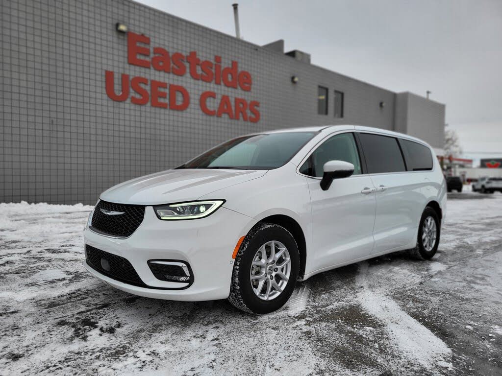 Chrysler Pacifica Touring L FWD 2023