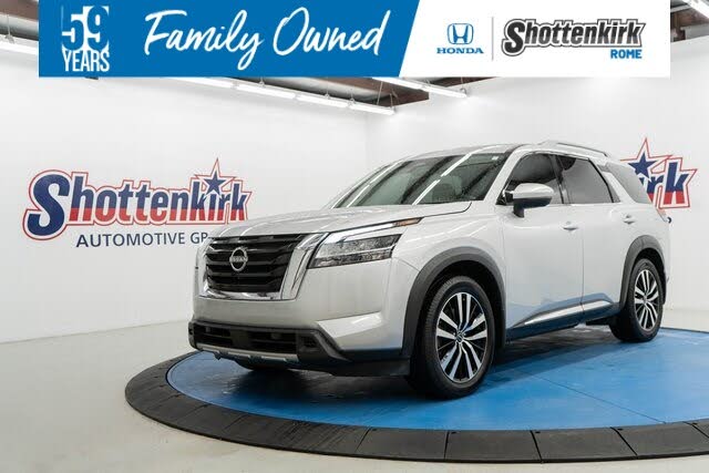 2023 Nissan Pathfinder Platinum FWD