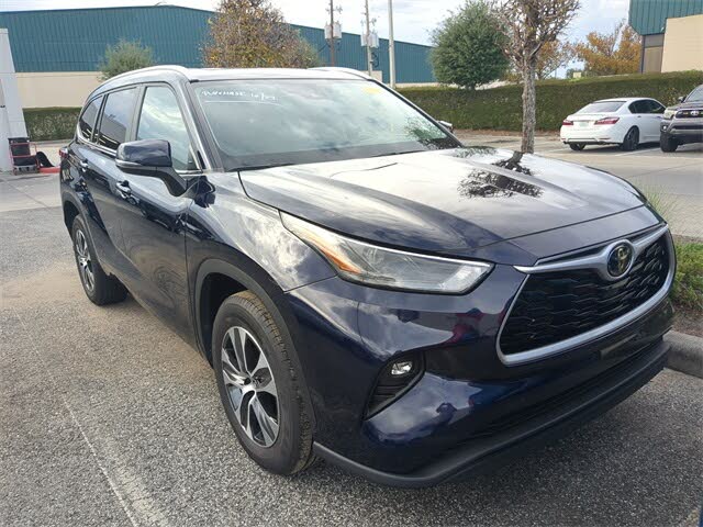 2023 Toyota Highlander XLE FWD