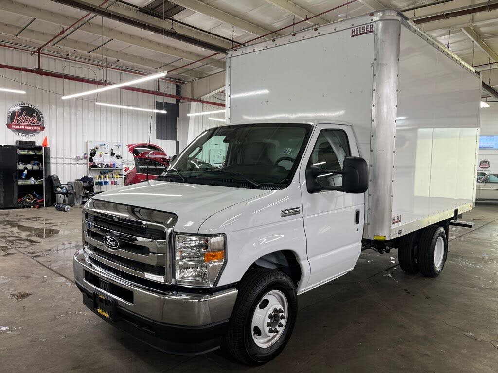 2026 Ford E-Series Chassis E-350 SD Cutaway 138 RWD