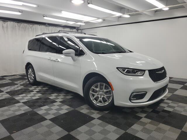 2022 Chrysler Pacifica Touring L FWD