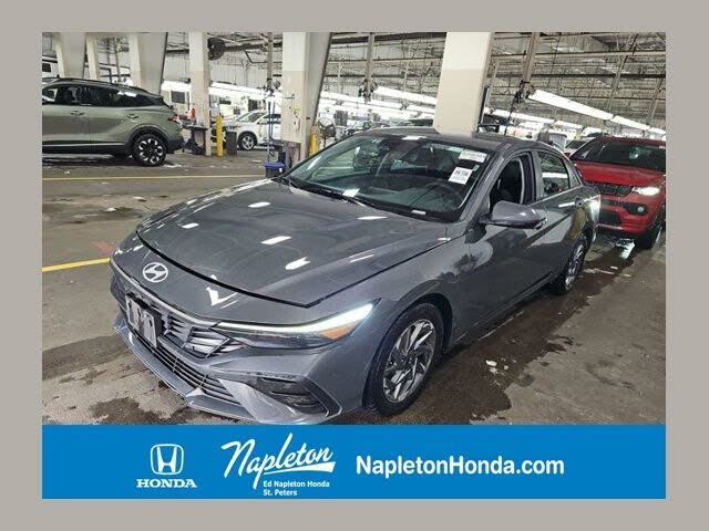 2024 Hyundai Elantra SEL FWD