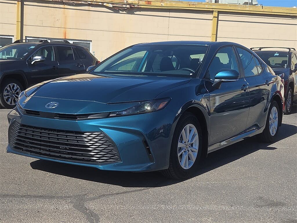 2026 Toyota Camry LE FWD